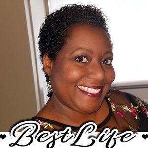 Meet your Posher, Tia